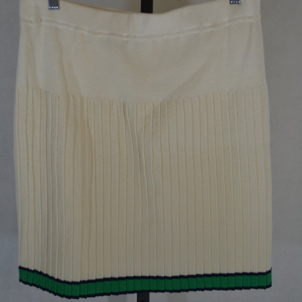 ST JOHN COLLECTION BY MARIE GRAY IVY , GREEN AND BLACK PLEATED  SKIRT SIZE 10